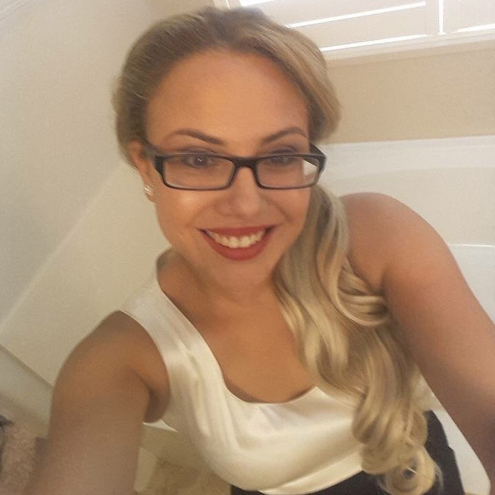 Meet your Posher, Evelyn